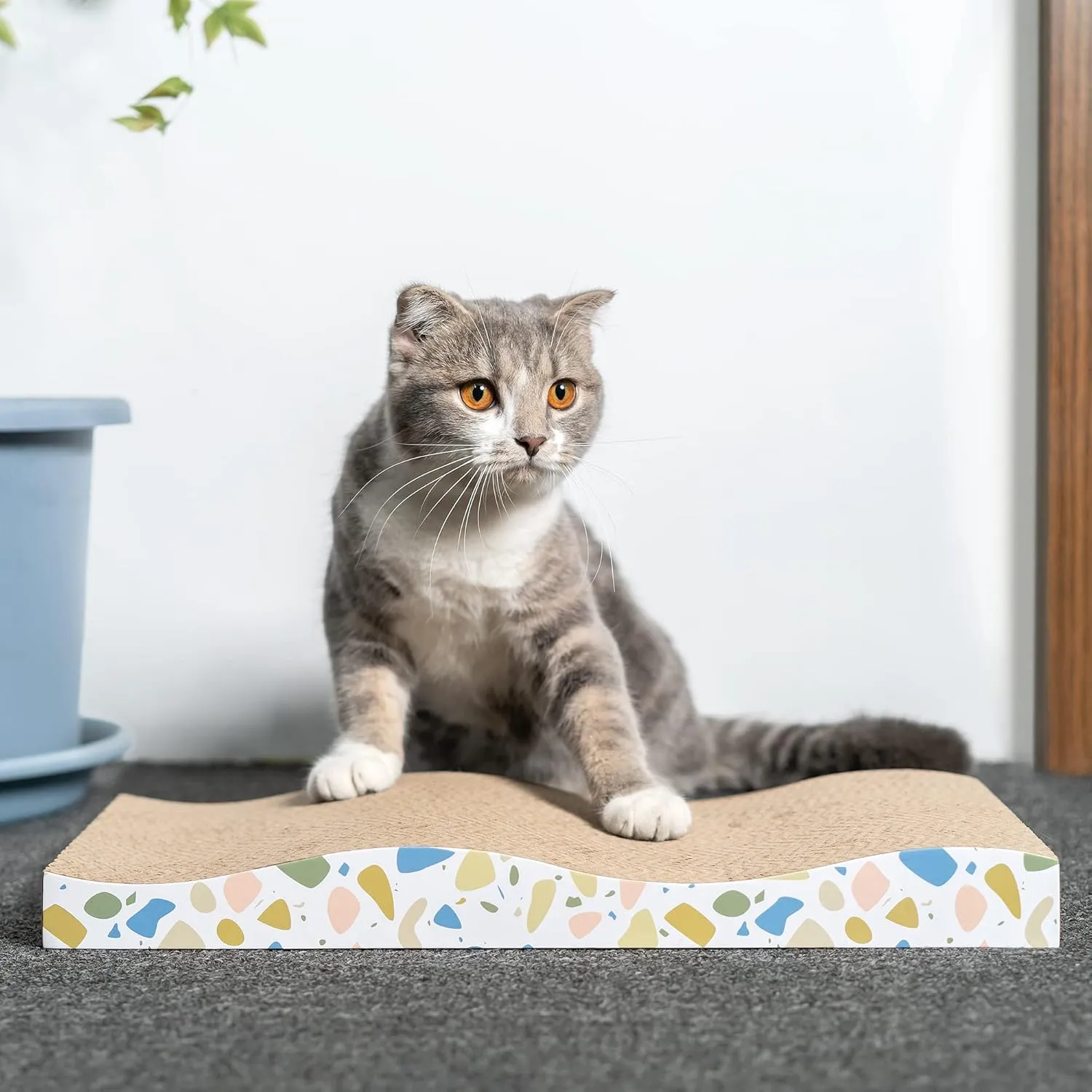 Cat Scratcher, Curved Scratch Pad, Durable Corrugated Cardboard Scratching Board for Indoor Cats, Heavy Duty, Double-Sided Usability, Recyclable with Catnip