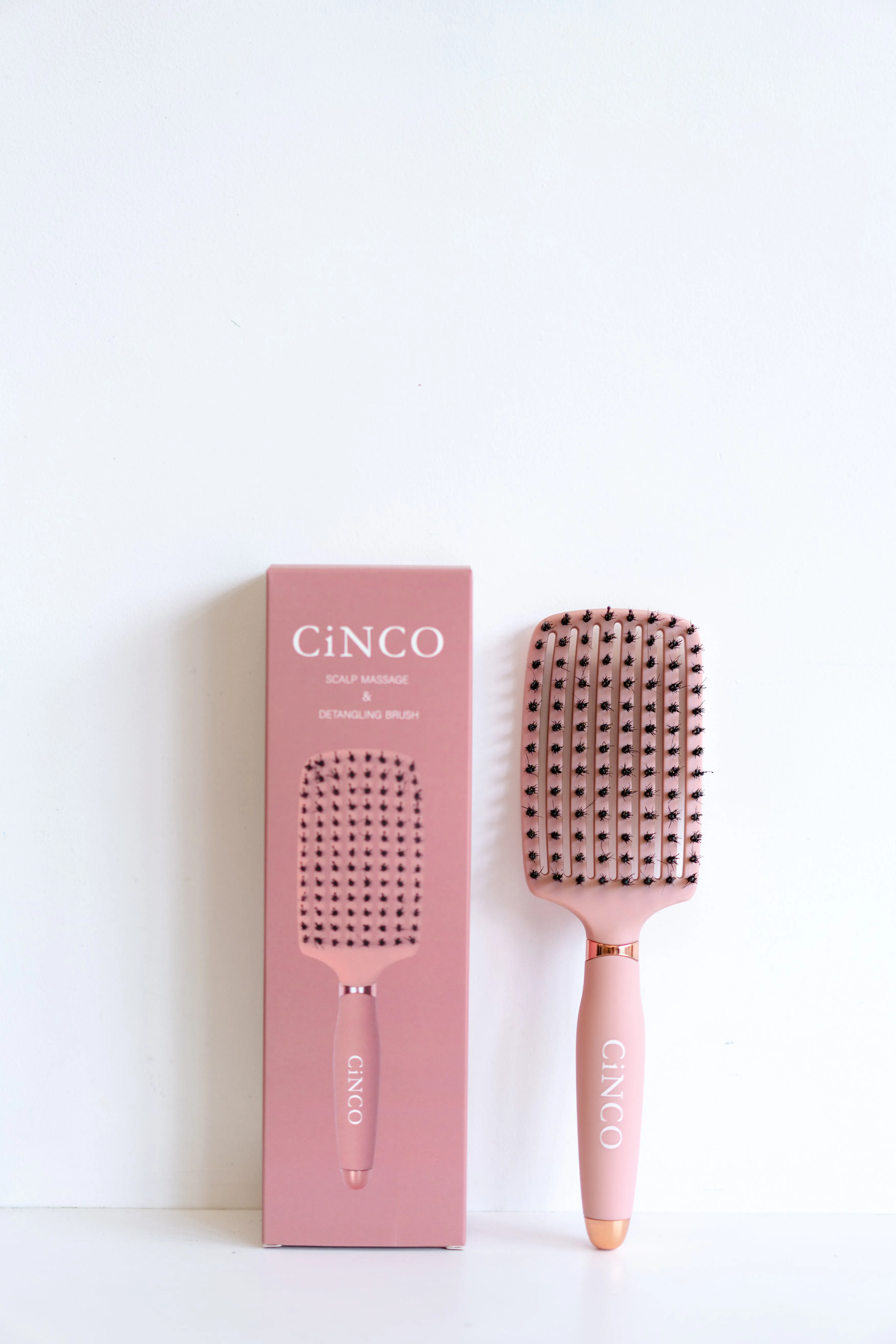 CiNCO Scalp Massage & Detangling Brush