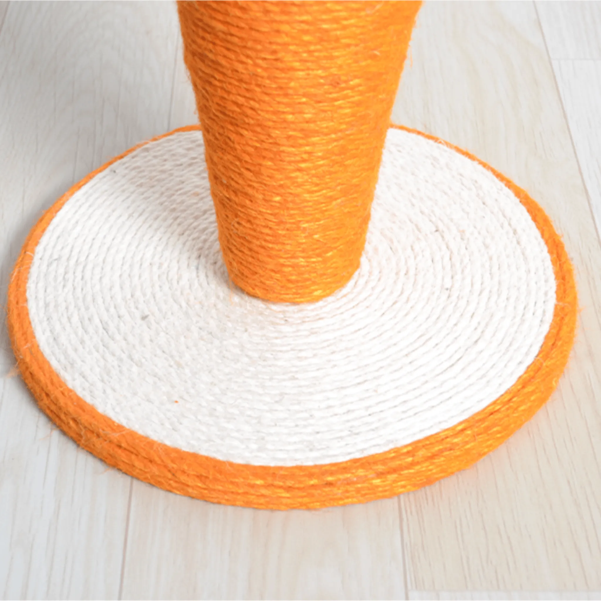 Giant Carrot Scratching Pole For Cats